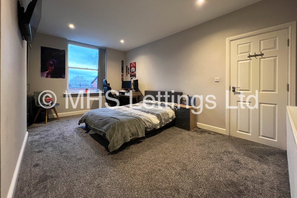 Photo of 3 Bedroom Flat in 32 Back Regent Park Terrace, Leeds, LS6 2AX