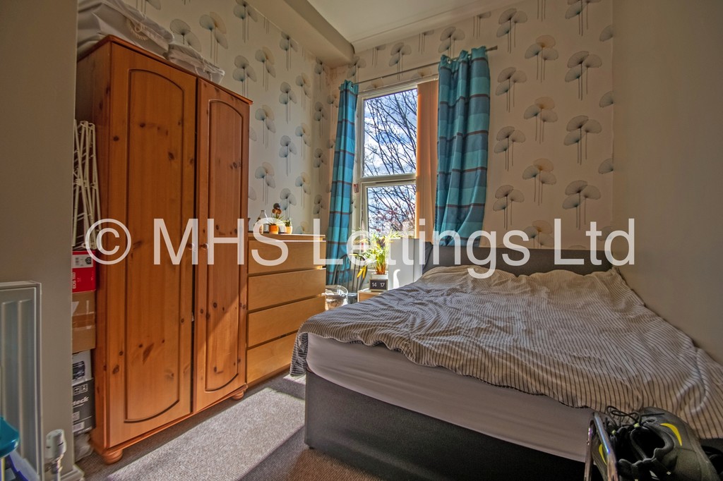 Photo of 1 Bedroom Flat in Flat 4, 37 Moorland Avenue, Leeds, LS6 1AP