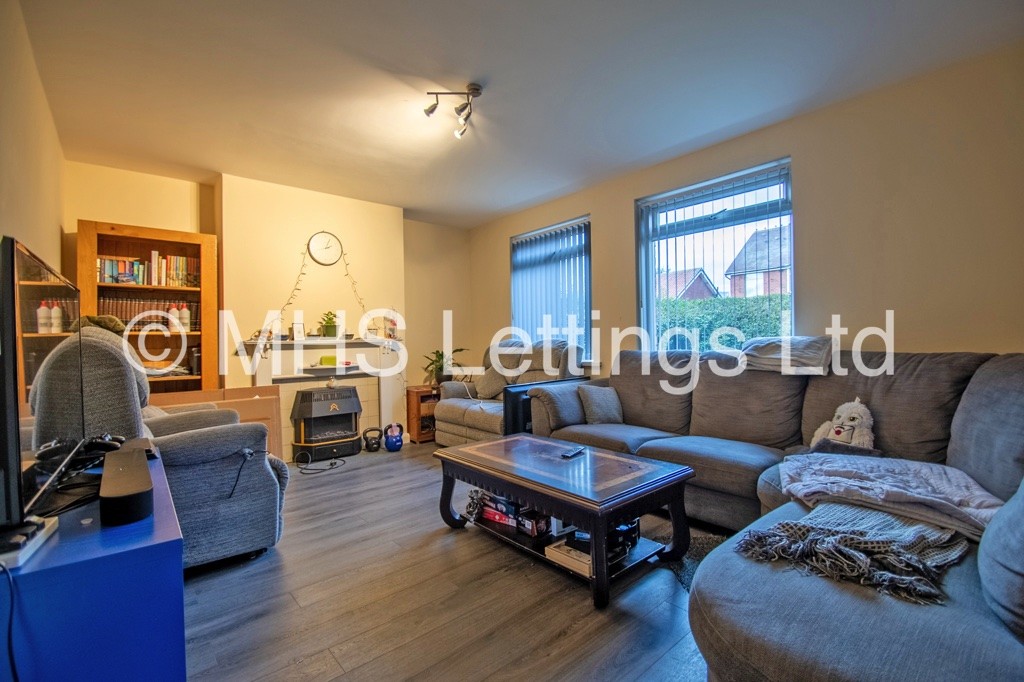 Photo of 2 Bedroom Semi-Detached House in 3 Burley Wood Lane, Leeds, LS4 2SU