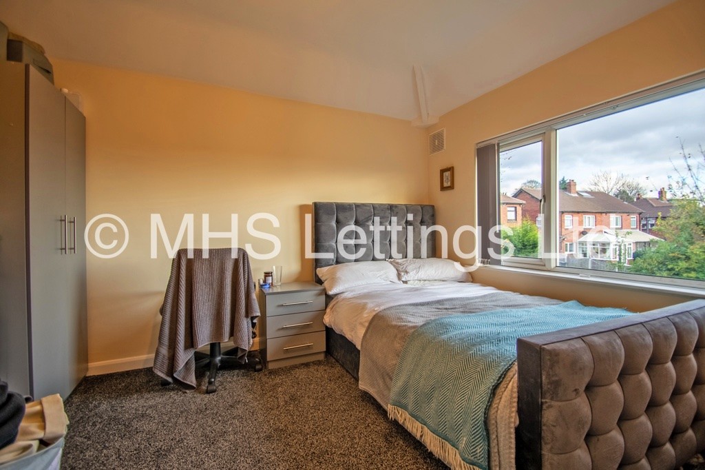 Photo of 2 Bedroom Semi-Detached House in 3 Burley Wood Lane, Leeds, LS4 2SU