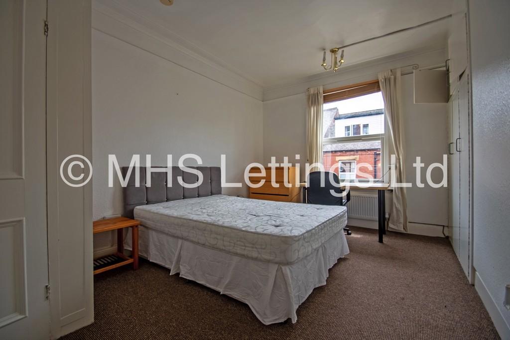 Photo of 1 Bedroom Flat in 1st Floor Flat, 4 Norville Terrace, Leeds, LS6 1BS