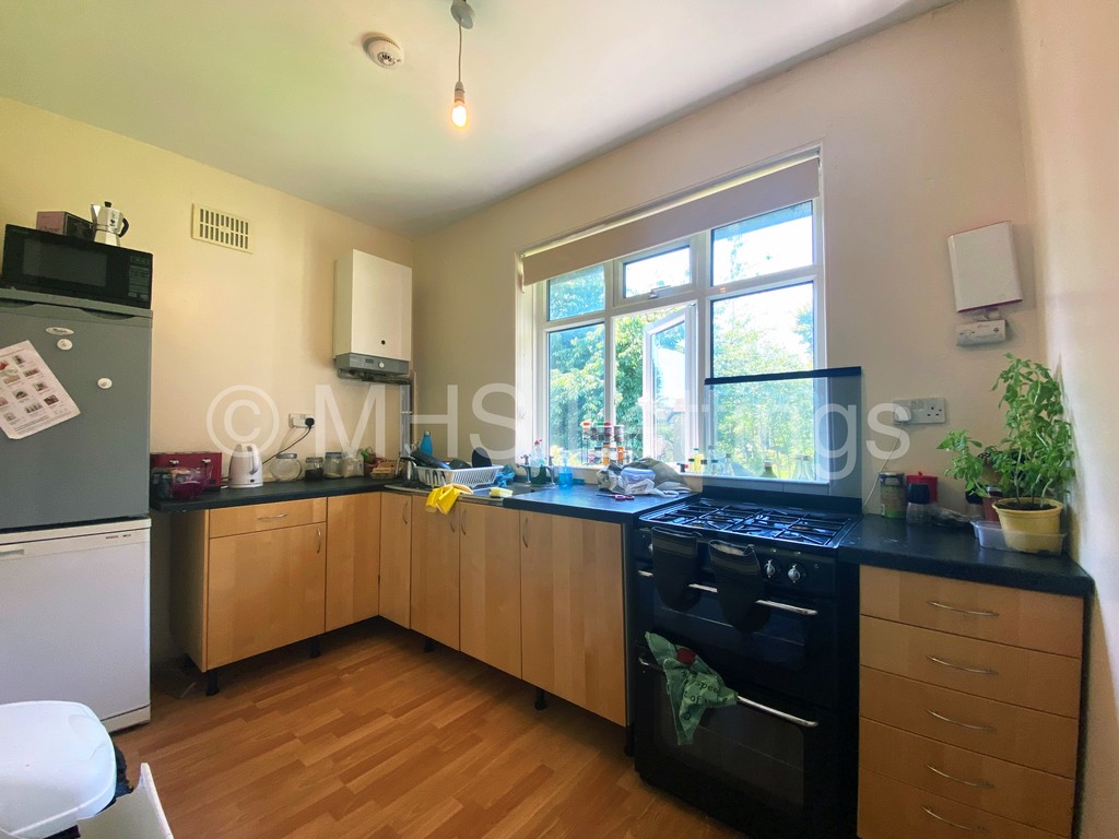 Photo of 2 Bedroom Flat in 129b Otley Road, Leeds, LS6 3PX