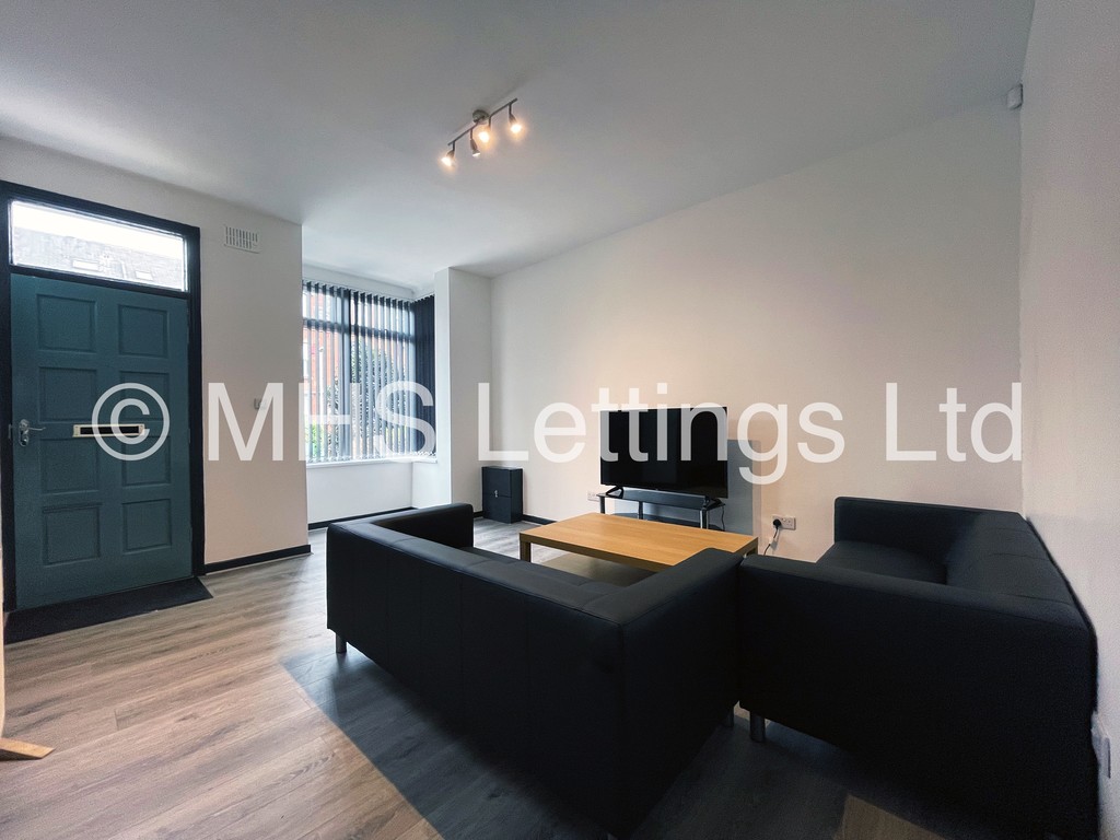 Photo of 5 Bedroom Mid Terraced House in 11 Brudenell Street, Leeds, LS6 1HJ