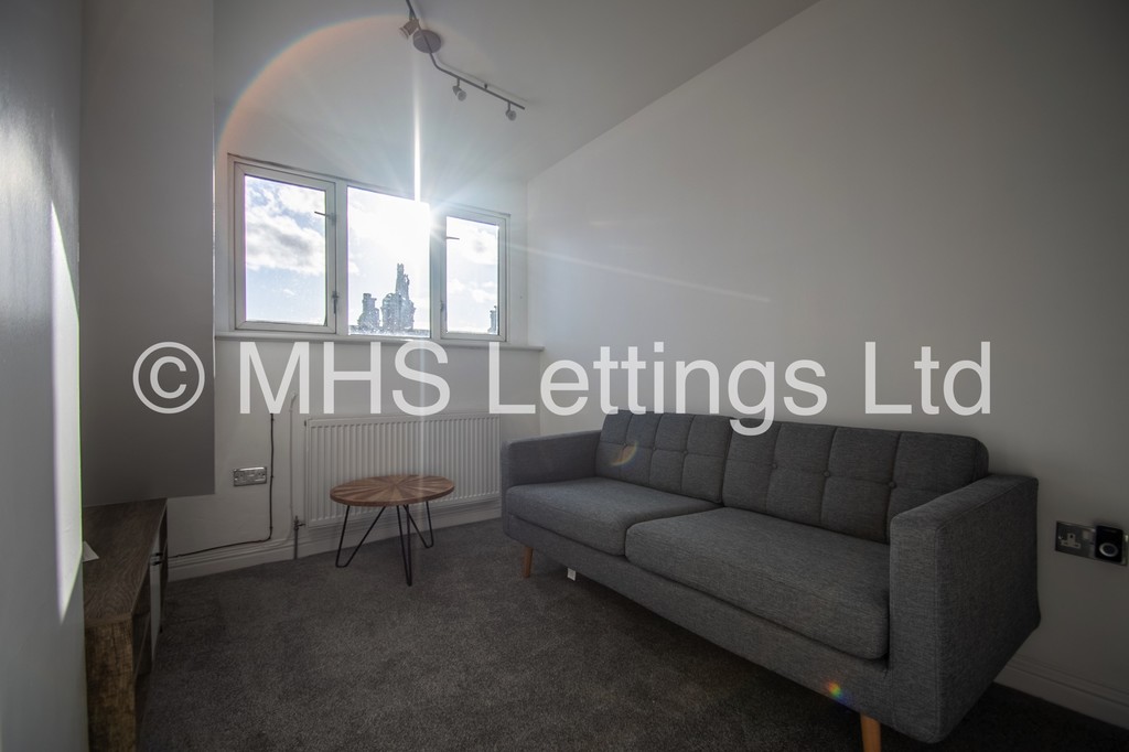 Top Floor Flat, 4 Norville Terrace, Leeds, LS6 1BS