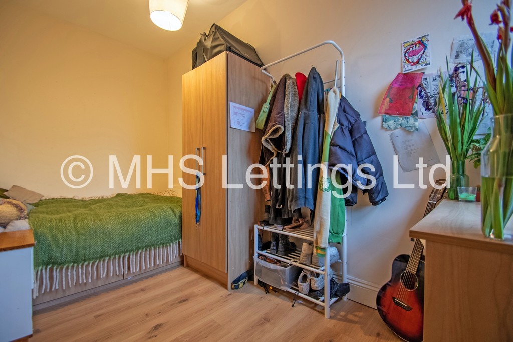 Photo of 12 Bedroom End Terraced House in Regent House, 4 Grosvenor Road, Leeds, LS6 2DZ