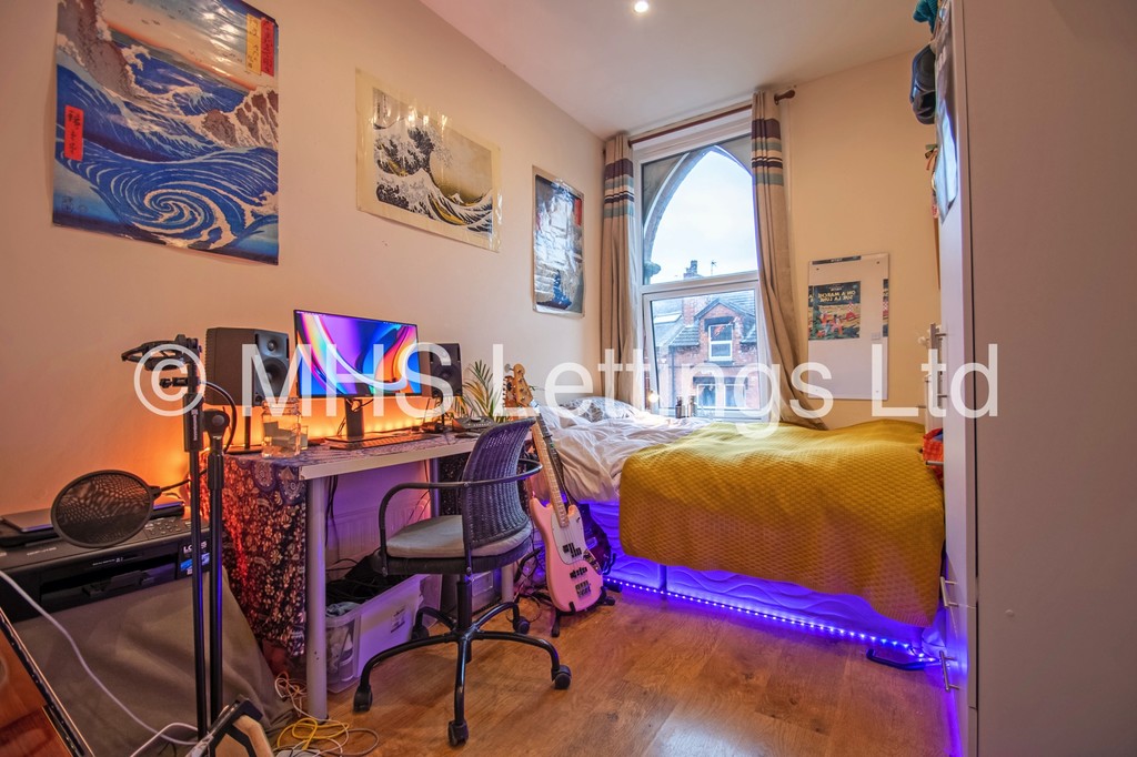 Photo of 12 Bedroom End Terraced House in Regent House, 4 Grosvenor Road, Leeds, LS6 2DZ