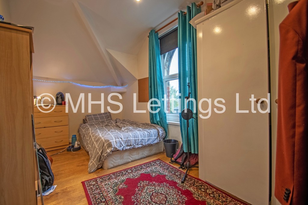 Photo of 12 Bedroom End Terraced House in Regent House, 4 Grosvenor Road, Leeds, LS6 2DZ