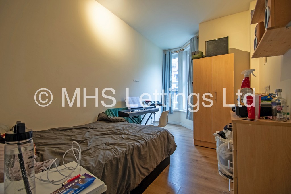 Photo of 12 Bedroom End Terraced House in Regent House, 4 Grosvenor Road, Leeds, LS6 2DZ
