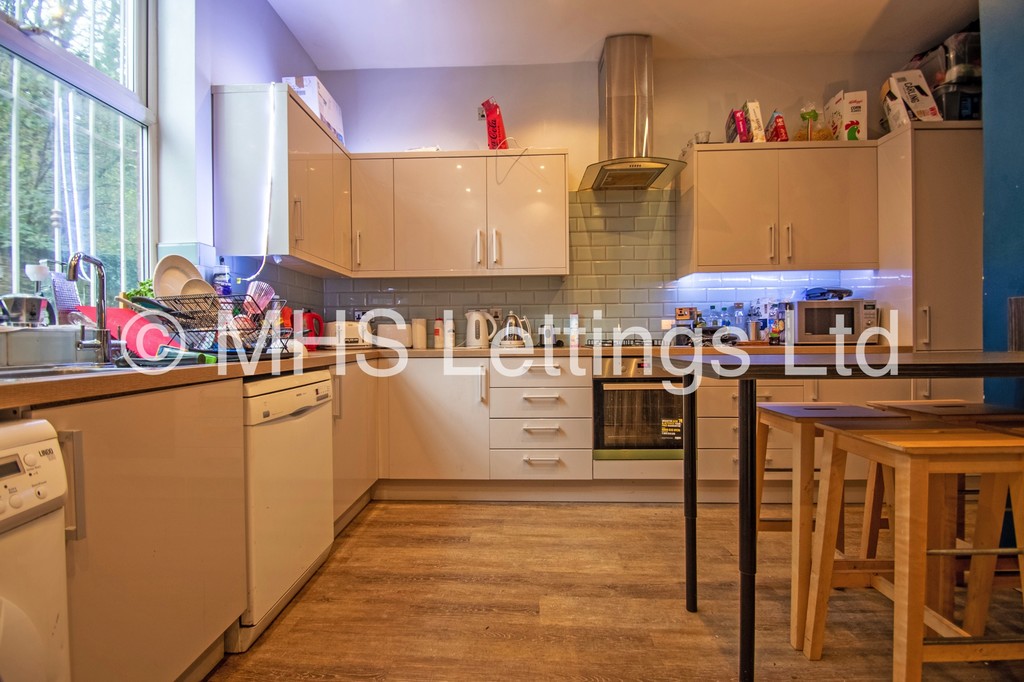 Photo of 12 Bedroom End Terraced House in Regent House, 4 Grosvenor Road, Leeds, LS6 2DZ
