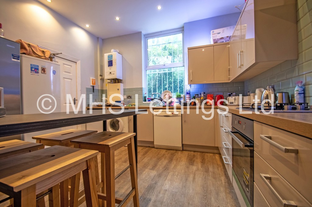 Photo of 12 Bedroom End Terraced House in Regent House, 4 Grosvenor Road, Leeds, LS6 2DZ