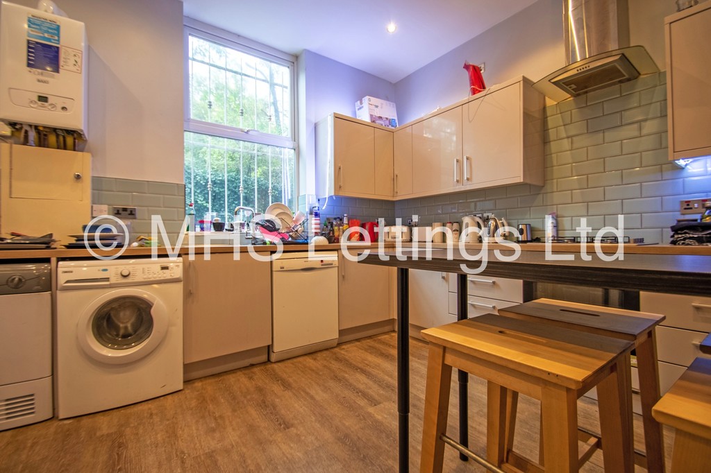 Photo of 12 Bedroom End Terraced House in Regent House, 4 Grosvenor Road, Leeds, LS6 2DZ