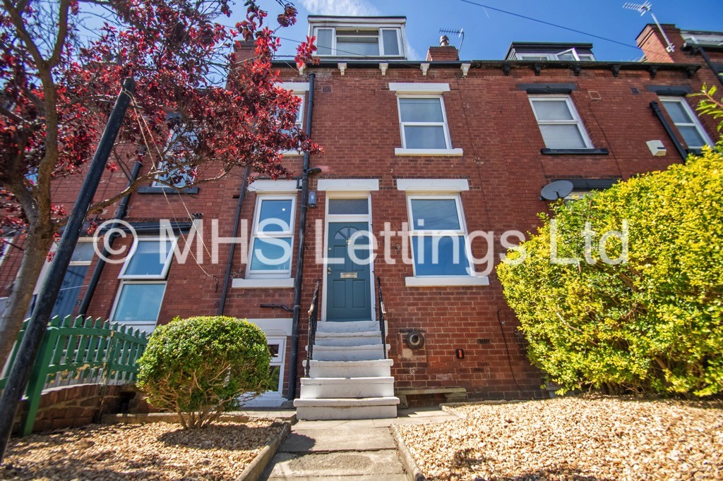 Photo of 2 Bedroom Mid Terraced House in 5 Wetherby Place, Leeds, LS4 2JG
