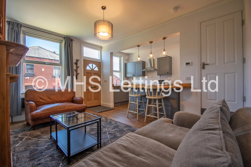 Photo of 2 Bedroom Mid Terraced House in 5 Wetherby Place, Leeds, LS4 2JG