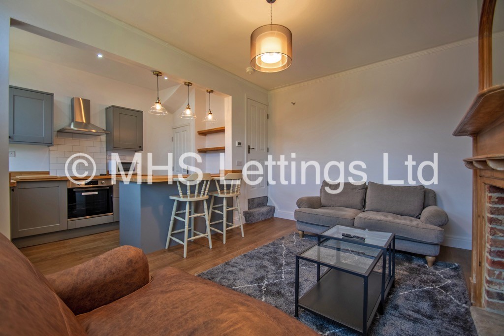 Photo of 2 Bedroom Mid Terraced House in 5 Wetherby Place, Leeds, LS4 2JG