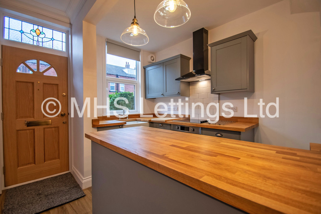 Photo of 2 Bedroom Mid Terraced House in 16 Trelawn Place, Leeds, LS6 3JP