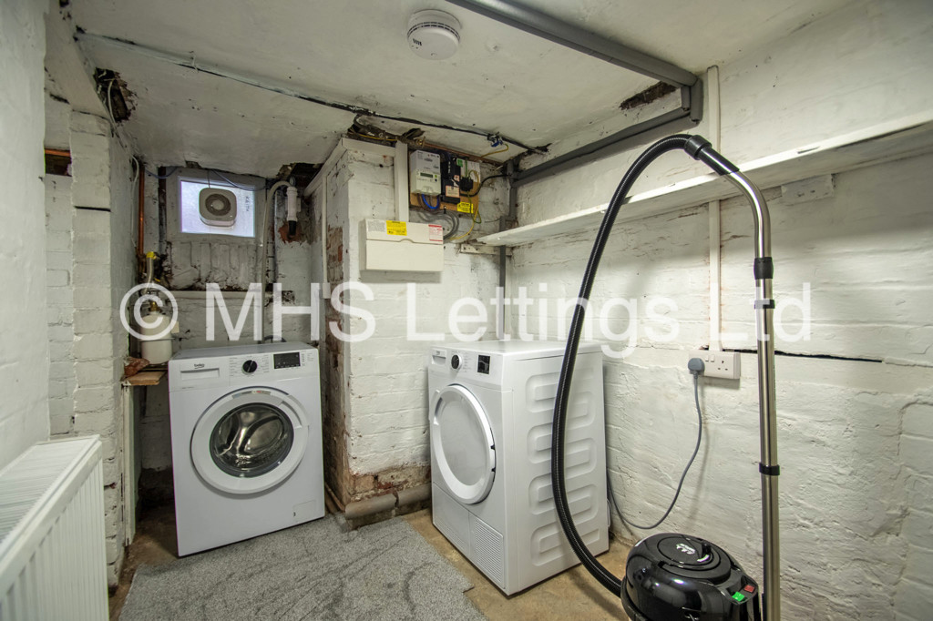 Photo of 2 Bedroom Mid Terraced House in 16 Trelawn Place, Leeds, LS6 3JP