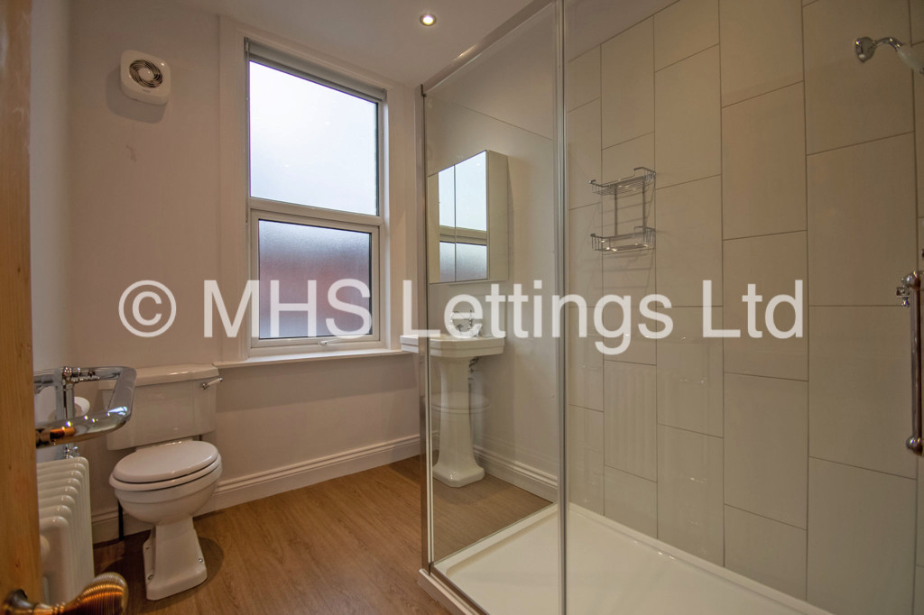 Photo of 2 Bedroom Mid Terraced House in 16 Trelawn Place, Leeds, LS6 3JP