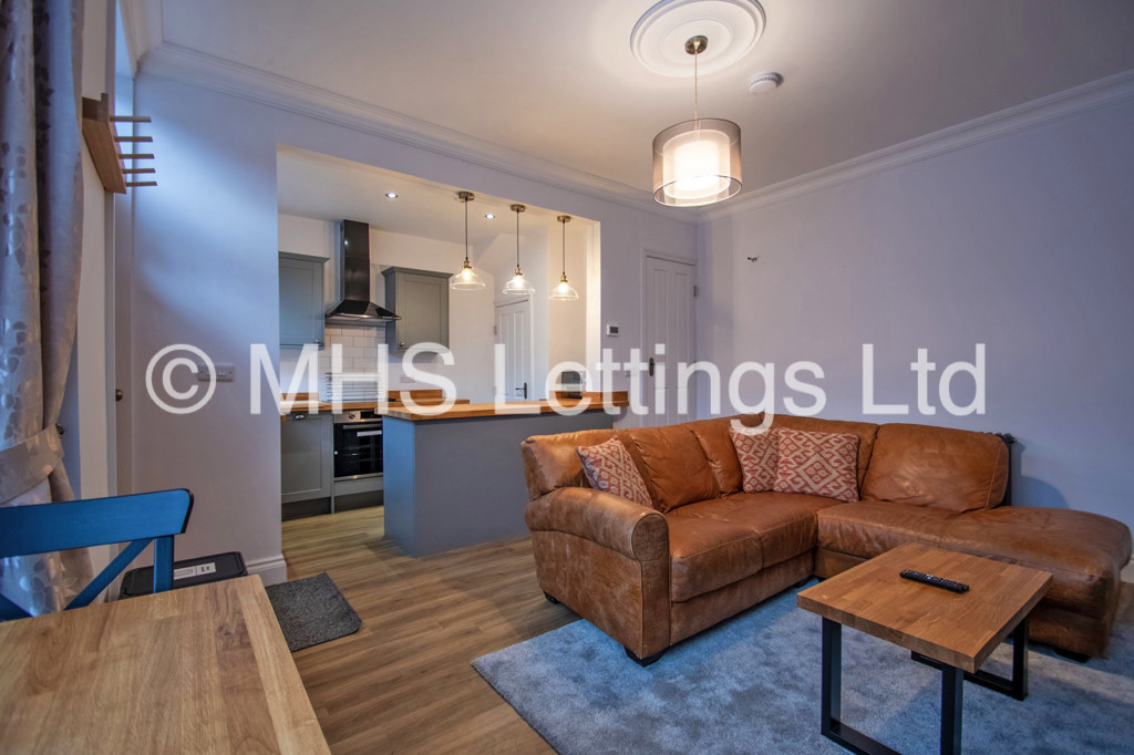 Photo of 2 Bedroom Mid Terraced House in 16 Trelawn Place, Leeds, LS6 3JP