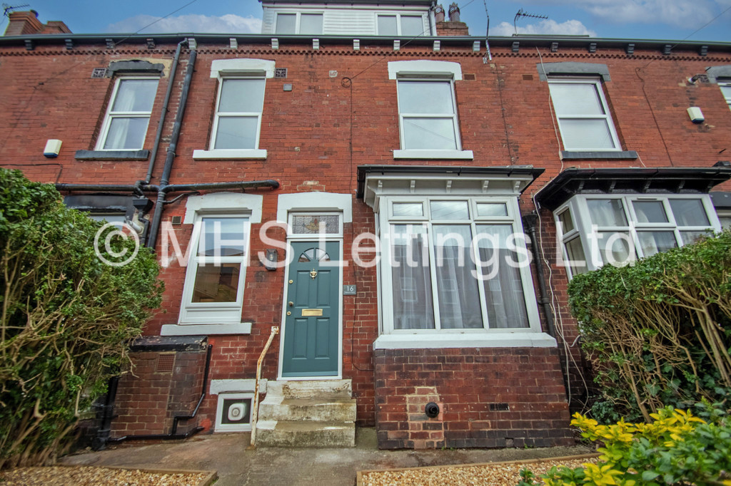 Photo of 2 Bedroom Mid Terraced House in 16 Trelawn Place, Leeds, LS6 3JP