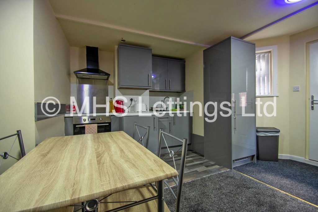Photo of 2 Bedroom Flat in 4a Grosvenor Road, Leeds, LS6 2DZ