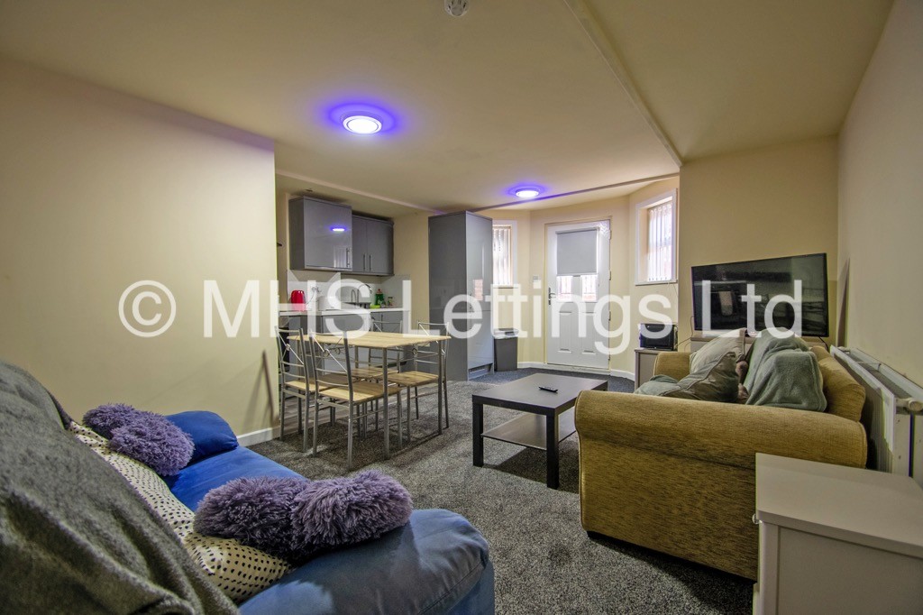 Photo of 2 Bedroom Flat in 4a Grosvenor Road, Leeds, LS6 2DZ
