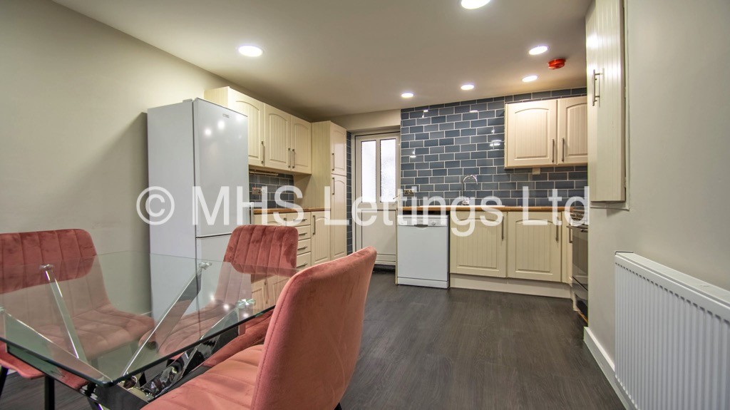 Photo of 3 Bedroom Mid Terraced House in 23 Willow Close, Leeds, LS4 2HG