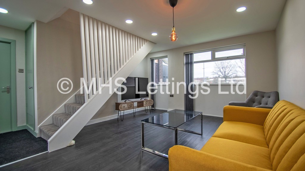 Photo of 3 Bedroom Mid Terraced House in 23 Willow Close, Leeds, LS4 2HG