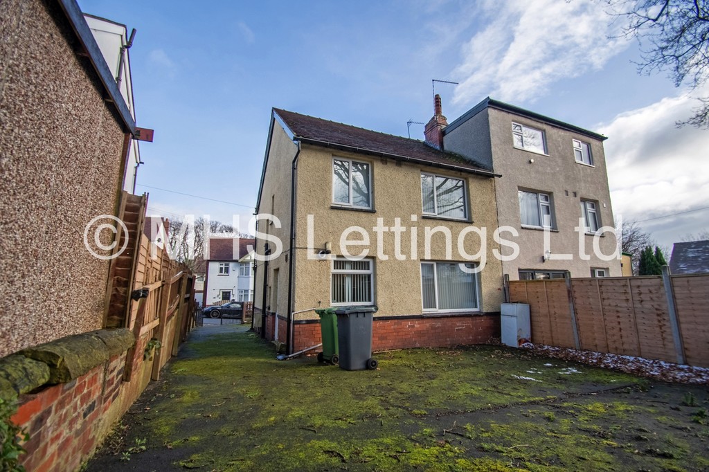 Photo of 4 Bedroom Semi-Detached House in 3 Buckingham Avenue, Leeds, LS6 1DJ