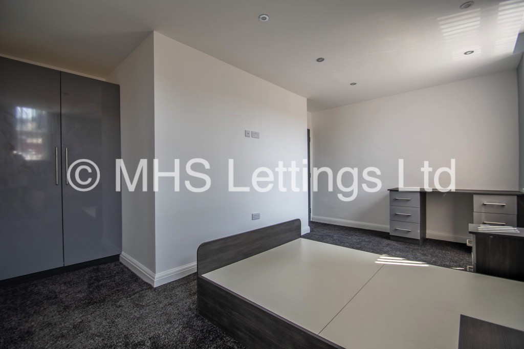 Photo of 1 Bedroom Flat in Flat 2, 1 Raincliffe Street, Leeds, LS9 9LW
