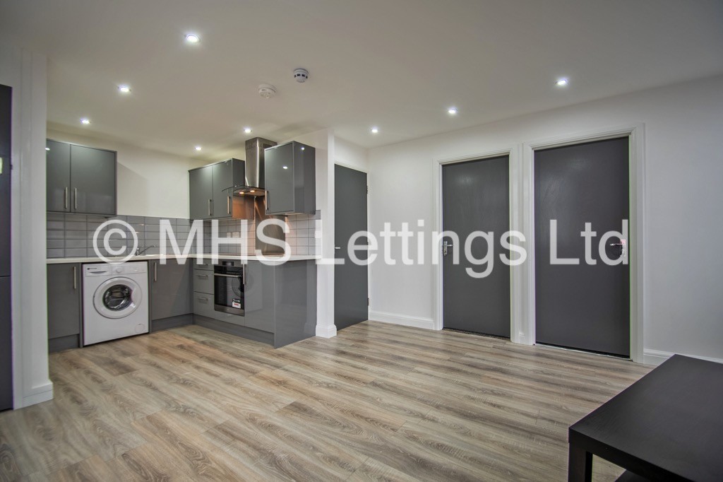 Flat 1, 2 Raincliffe Grove, Leeds, LS9 9LP