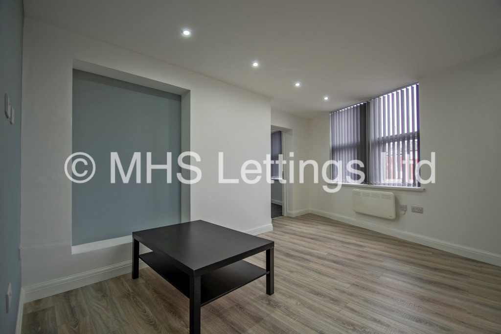 Photo of 1 Bedroom Flat in Flat 2, 2 Raincliffe Grove, Leeds, LS9 9LP