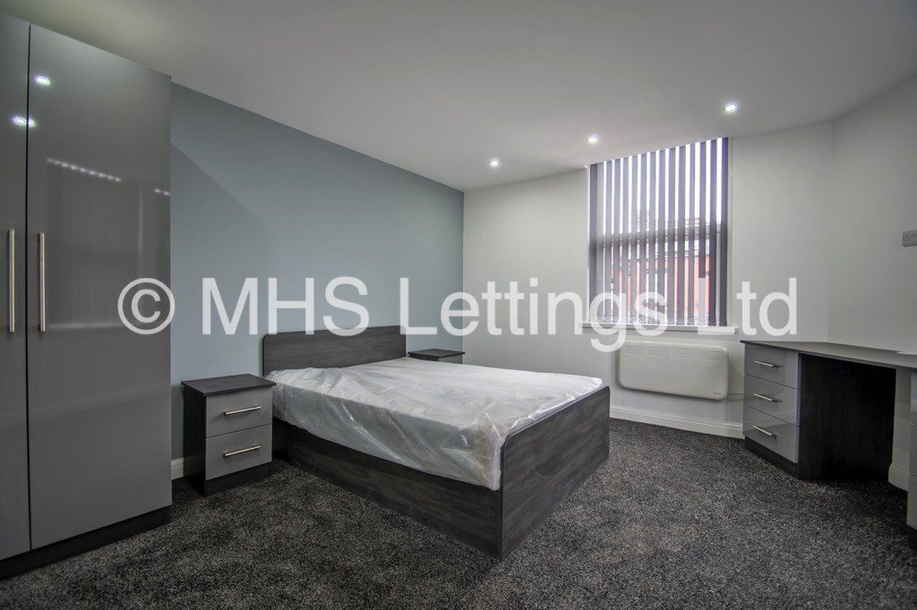 Flat 2, 2 Raincliffe Grove, Leeds, LS9 9LP