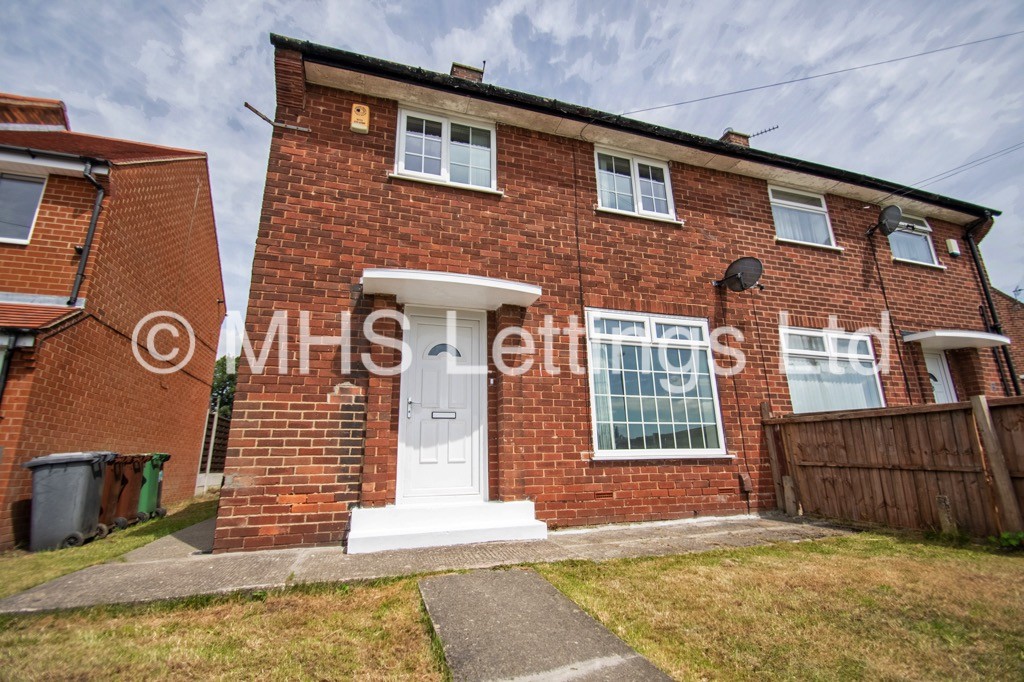 Photo of 2 Bedroom Semi-Detached House in 8 Old Farm Close, Leeds, LS16 5DG