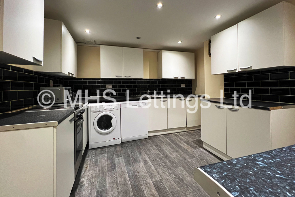 Photo of 1 Bedroom Shared House in Room 4, 217 Woodhouse Street, Leeds, LS6 2NY