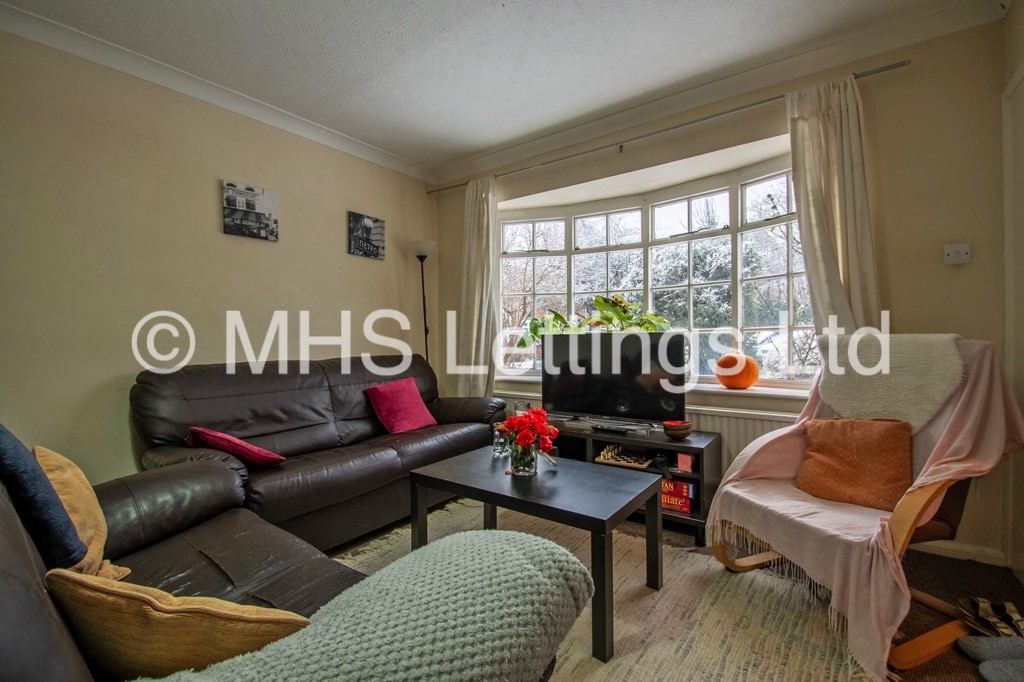 Photo of 4 Bedroom Mid Terraced House in 3 North Grange Mews, Leeds, LS6 2EW