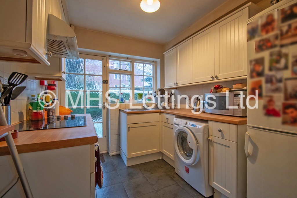 Photo of 4 Bedroom Mid Terraced House in 3 North Grange Mews, Leeds, LS6 2EW