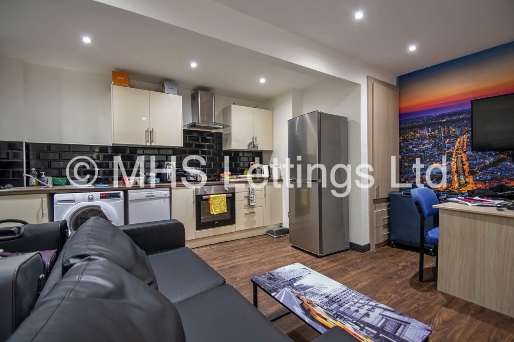 Photo of 1 Bedroom Studio in 19b Royal Park Terrace, Leeds, LS6 1EX