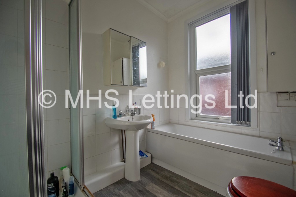 Photo of 2 Bedroom Mid Terraced House in 16 Harold Street, Leeds, LS6 1PL