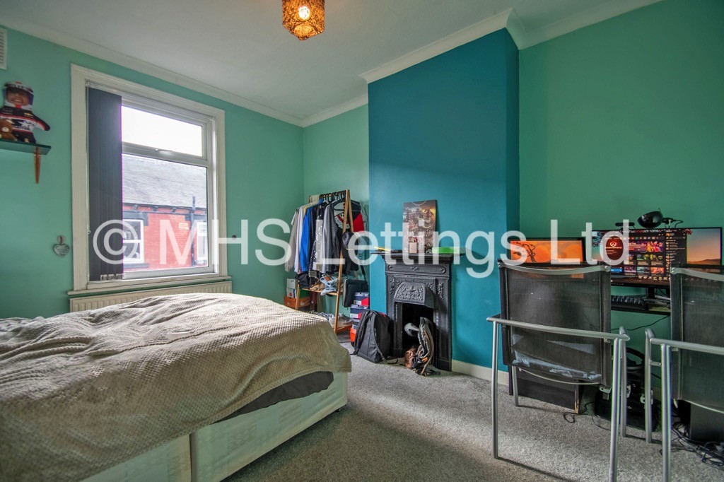 Photo of 2 Bedroom Mid Terraced House in 16 Harold Street, Leeds, LS6 1PL