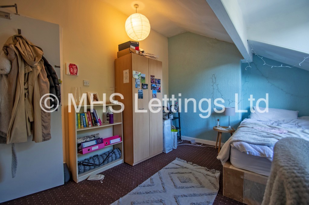 Photo of 6 Bedroom Apartment in 12a Regent Park Avenue, Leeds, LS6 2AU