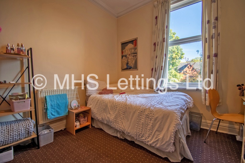 Photo of 6 Bedroom Apartment in 12a Regent Park Avenue, Leeds, LS6 2AU