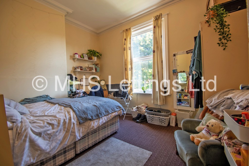 Photo of 6 Bedroom Apartment in 12a Regent Park Avenue, Leeds, LS6 2AU