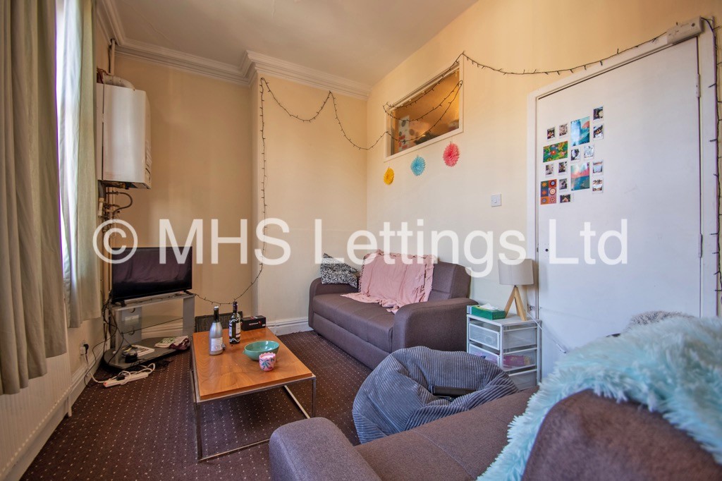 Photo of 6 Bedroom Apartment in 12a Regent Park Avenue, Leeds, LS6 2AU