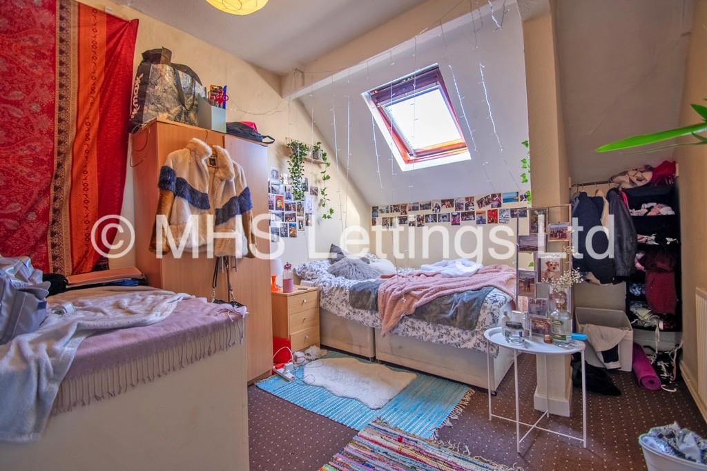 Photo of 6 Bedroom Apartment in 12a Regent Park Avenue, Leeds, LS6 2AU