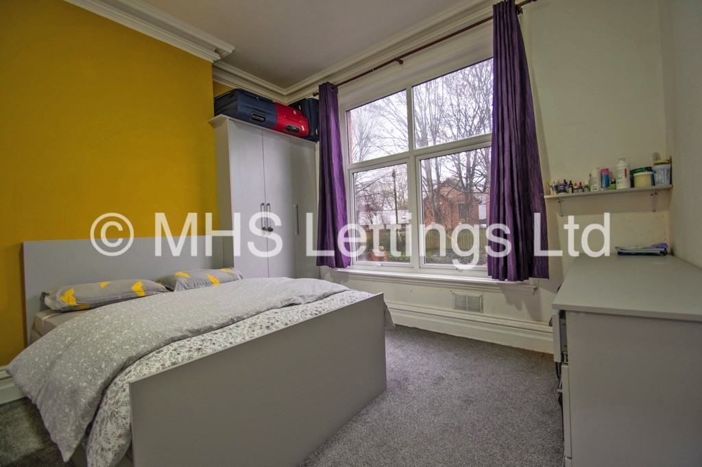 Photo of 2 Bedroom Ground Floor Flat in Ground Floor, 12 Regent Park Avenue, Leeds, LS6 2AU