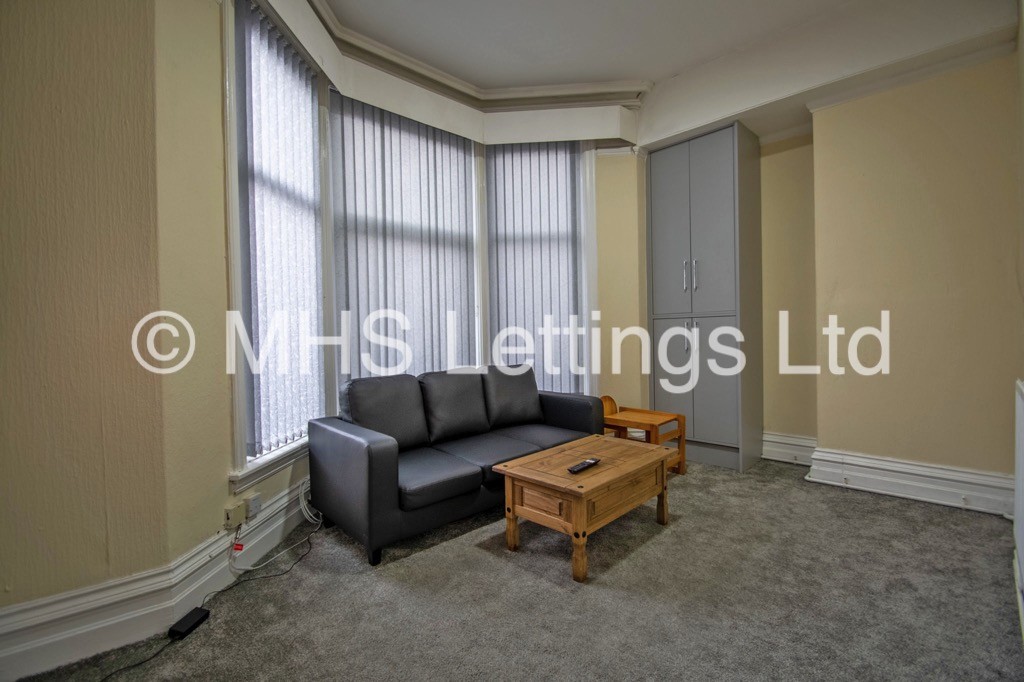 Photo of 2 Bedroom Ground Floor Flat in Ground Floor, 12 Regent Park Avenue, Leeds, LS6 2AU