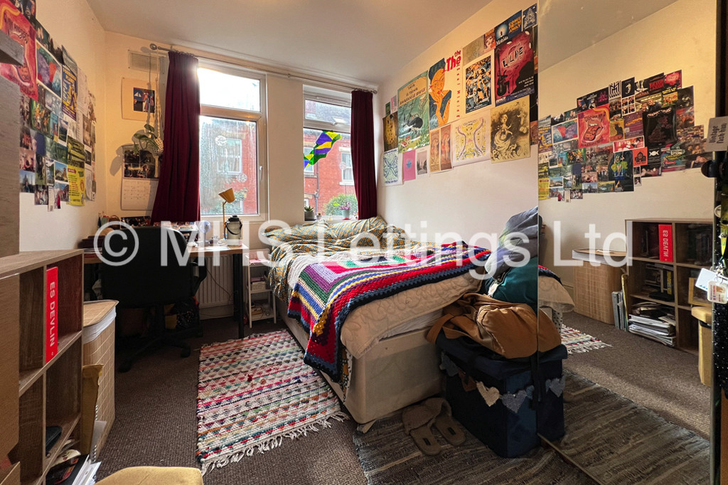 Photo of 2 Bedroom Ground Floor Flat in Ground Floor, 4 Norville Terrace, Leeds, LS6 1BS