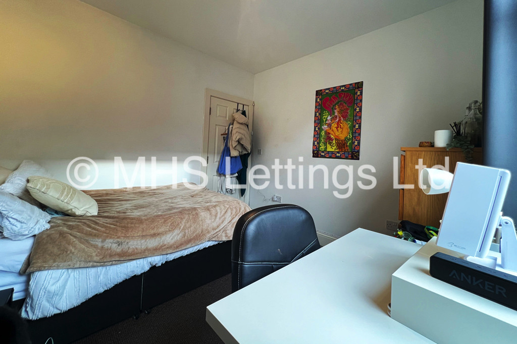 Photo of 2 Bedroom Ground Floor Flat in Ground Floor, 4 Norville Terrace, Leeds, LS6 1BS