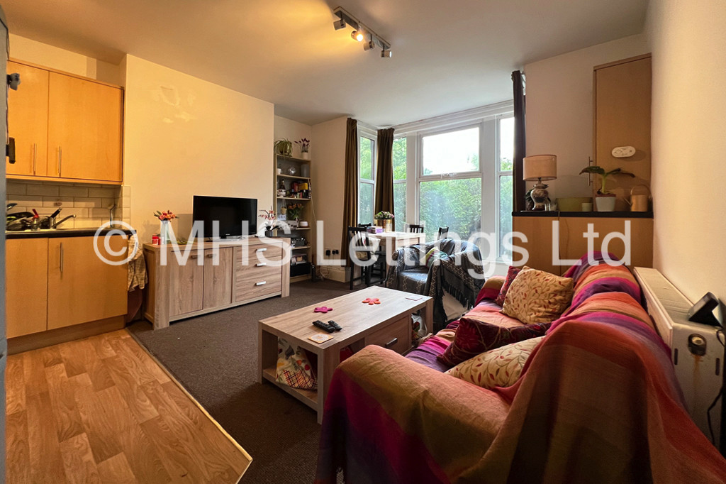 Photo of 2 Bedroom Ground Floor Flat in Ground Floor, 4 Norville Terrace, Leeds, LS6 1BS