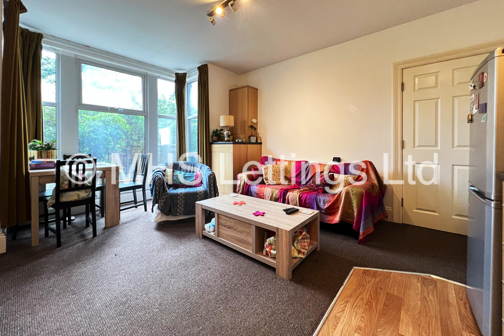 Photo of 2 Bedroom Ground Floor Flat in Ground Floor, 4 Norville Terrace, Leeds, LS6 1BS
